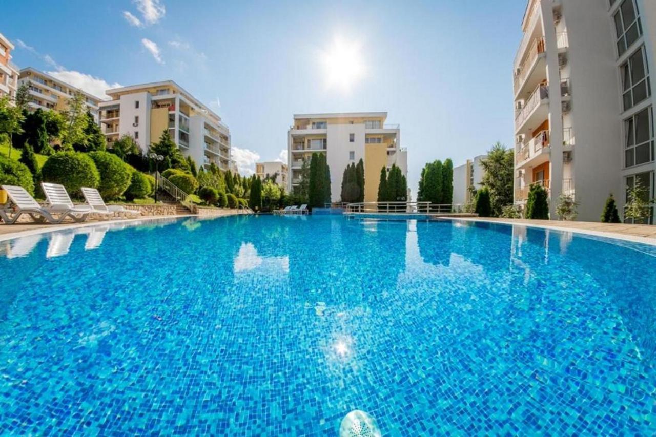 Fort Noks - Menada Apartments Sveti Vlas Buitenkant foto