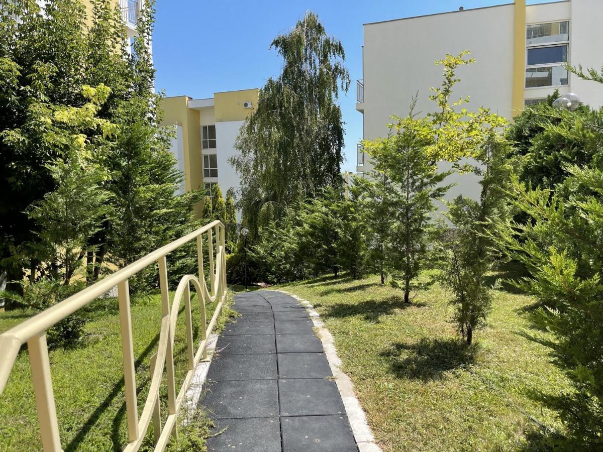 Fort Noks - Menada Apartments Sveti Vlas Buitenkant foto
