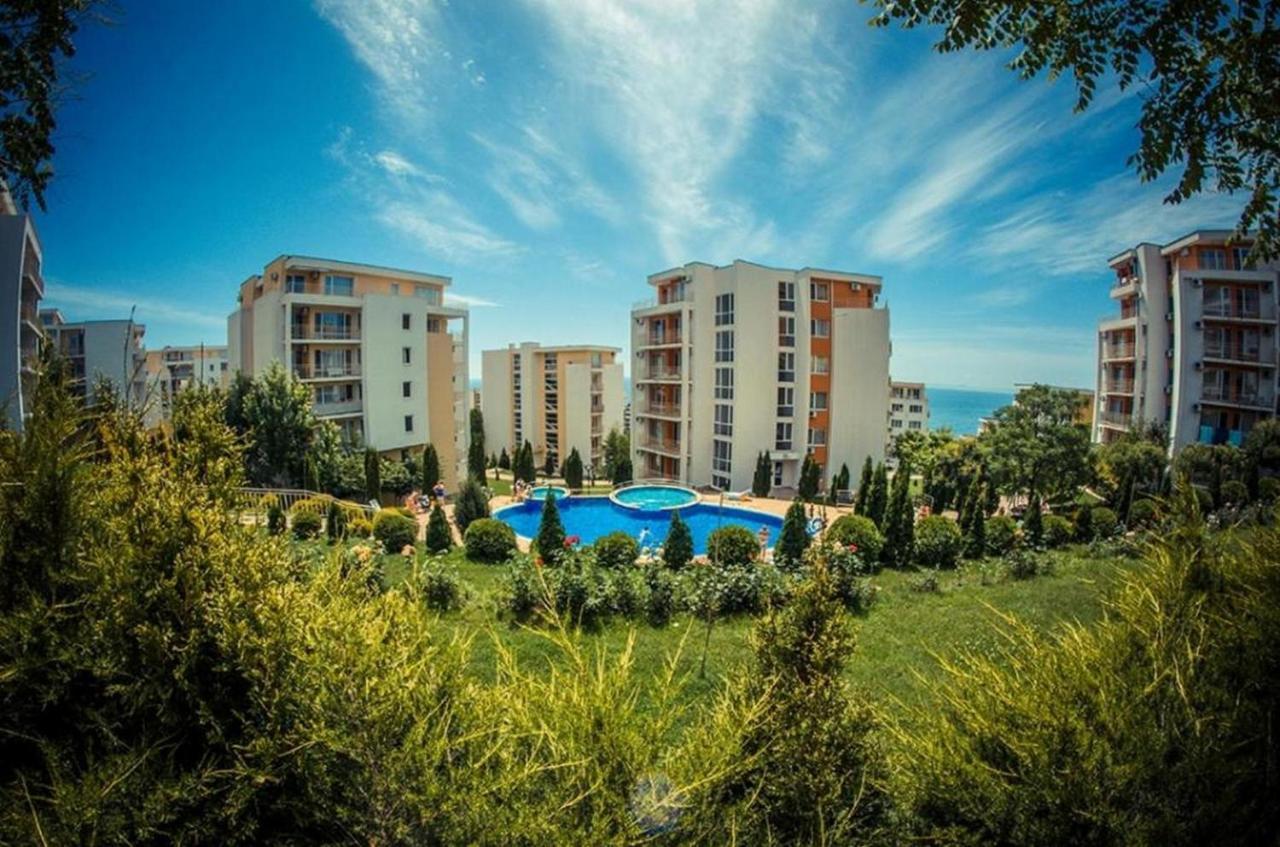 Fort Noks - Menada Apartments Sveti Vlas Buitenkant foto