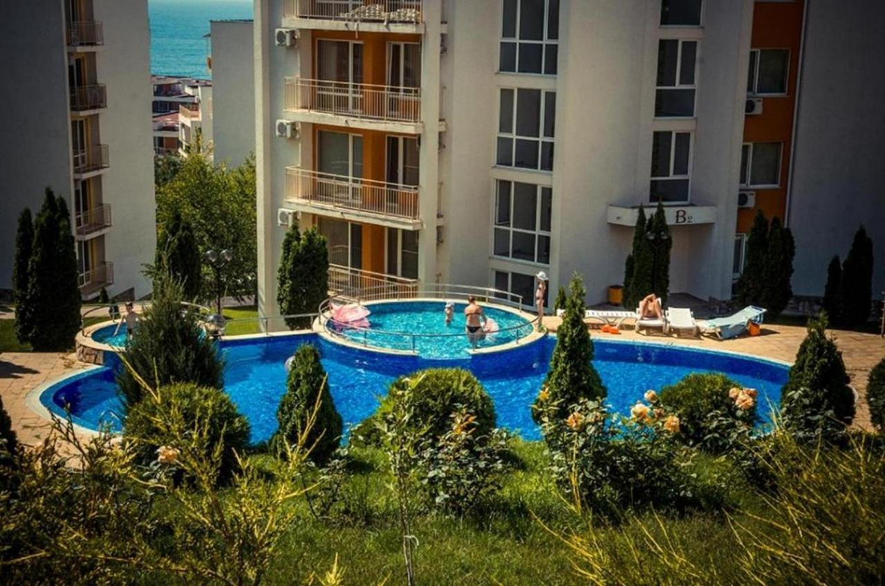 Fort Noks - Menada Apartments Sveti Vlas Buitenkant foto