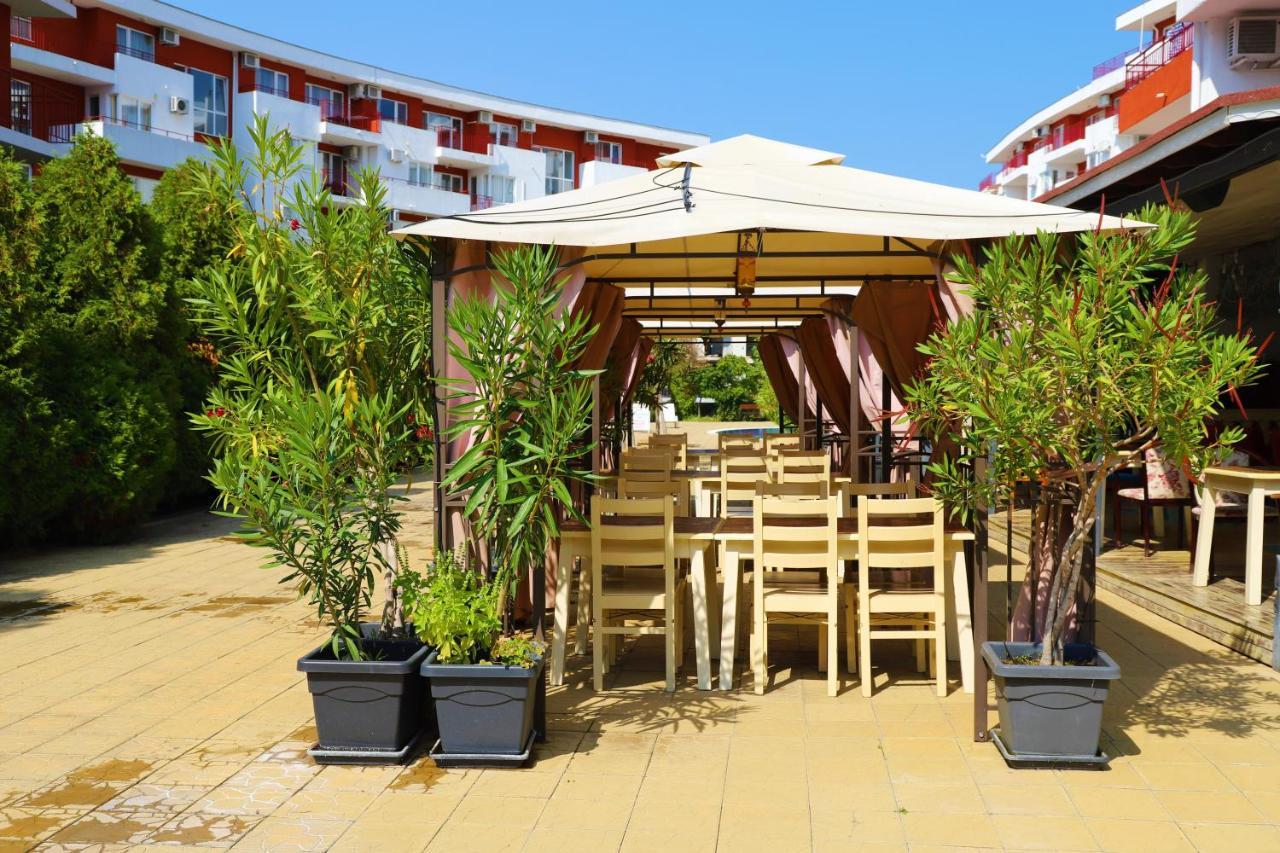 Fort Noks - Menada Apartments Sveti Vlas Buitenkant foto