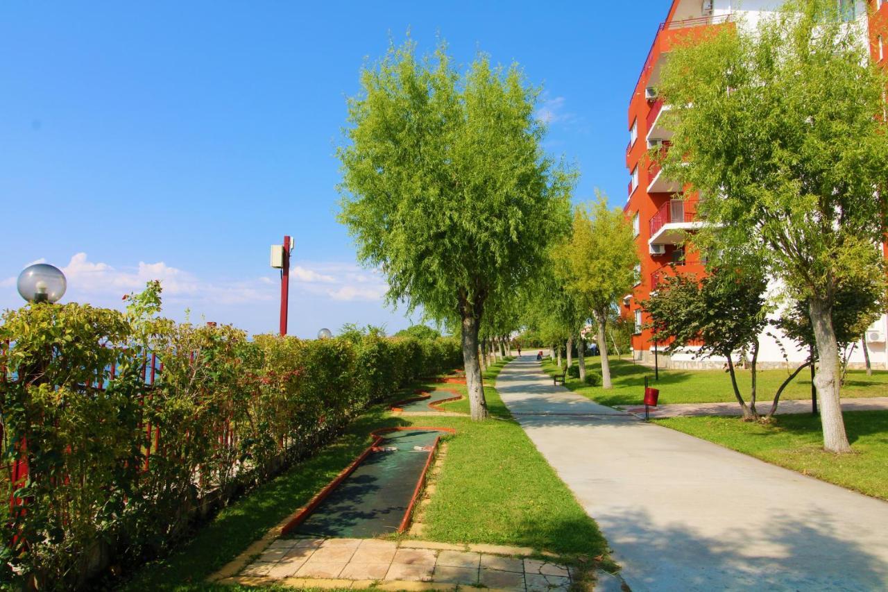 Fort Noks - Menada Apartments Sveti Vlas Buitenkant foto