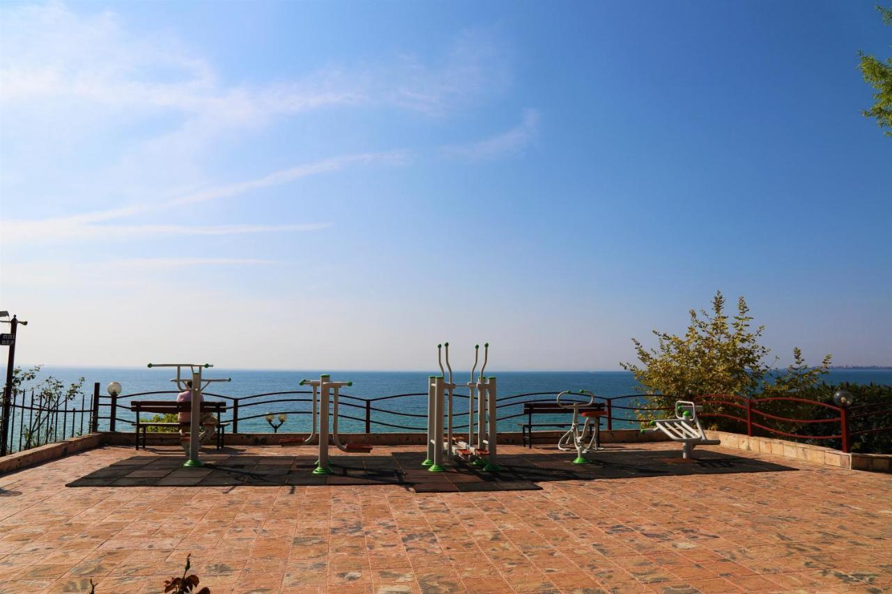 Fort Noks - Menada Apartments Sveti Vlas Buitenkant foto